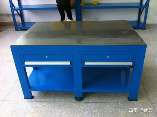 钳工工作台 设计与功能解析